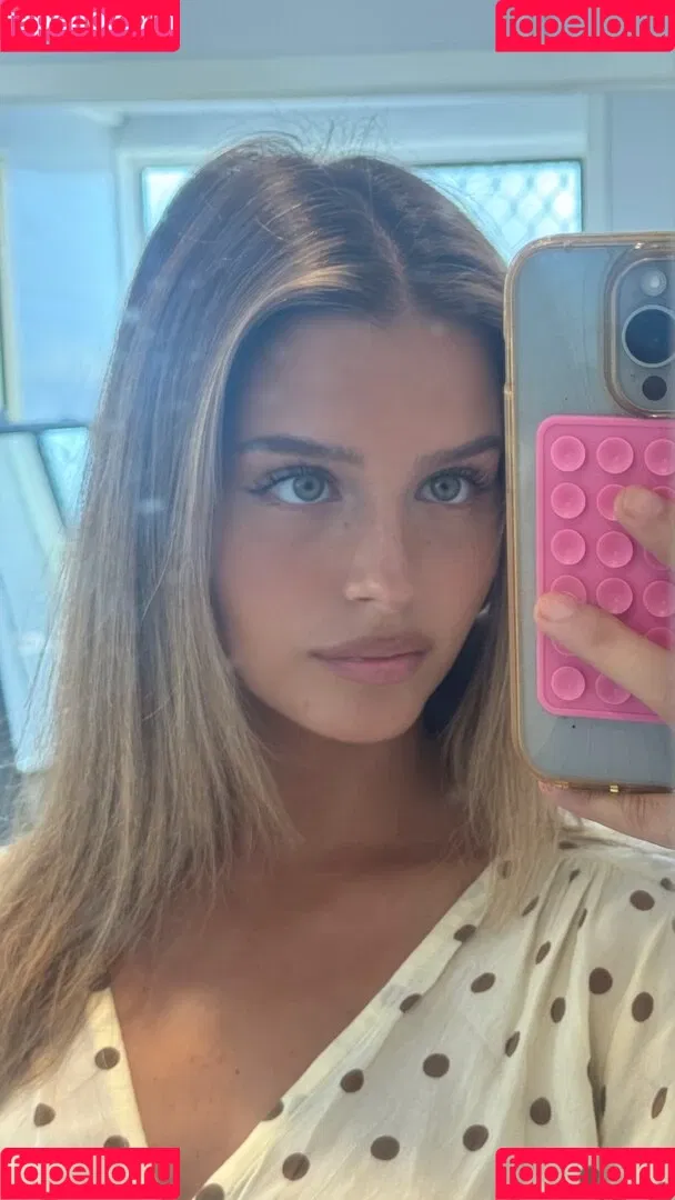 Steph Mandich / shopmononoke / stephmandich Onlyfans Photo Gallery 