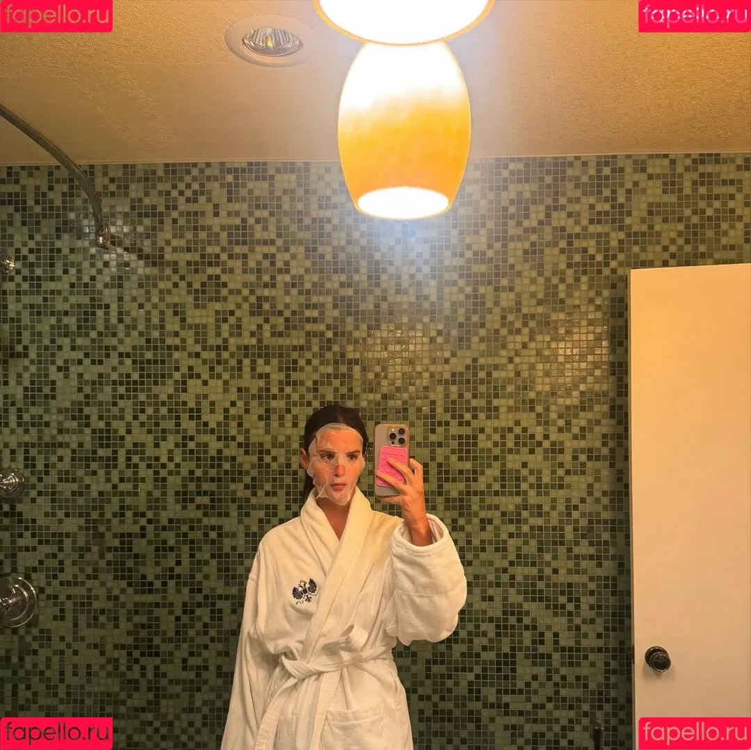 Steph Mandich / shopmononoke / stephmandich Onlyfans Photo Gallery 