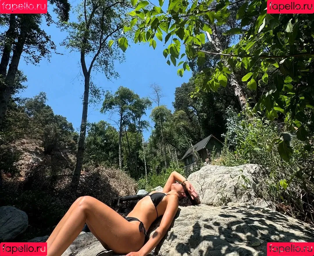 Steph Mandich / shopmononoke / stephmandich Onlyfans Photo Gallery 