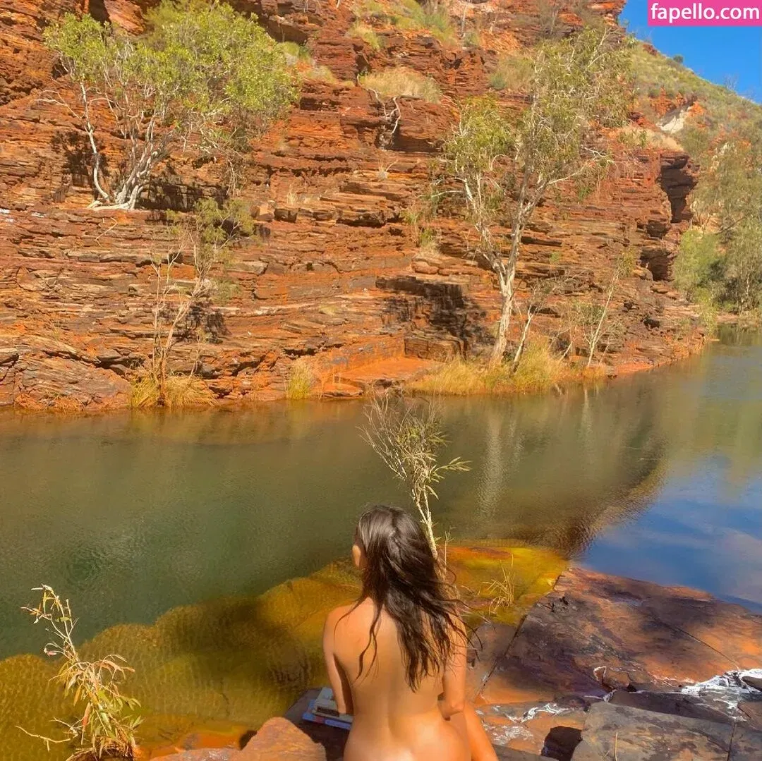 Steph Mandich / shopmononoke / stephmandich Onlyfans Photo Gallery 