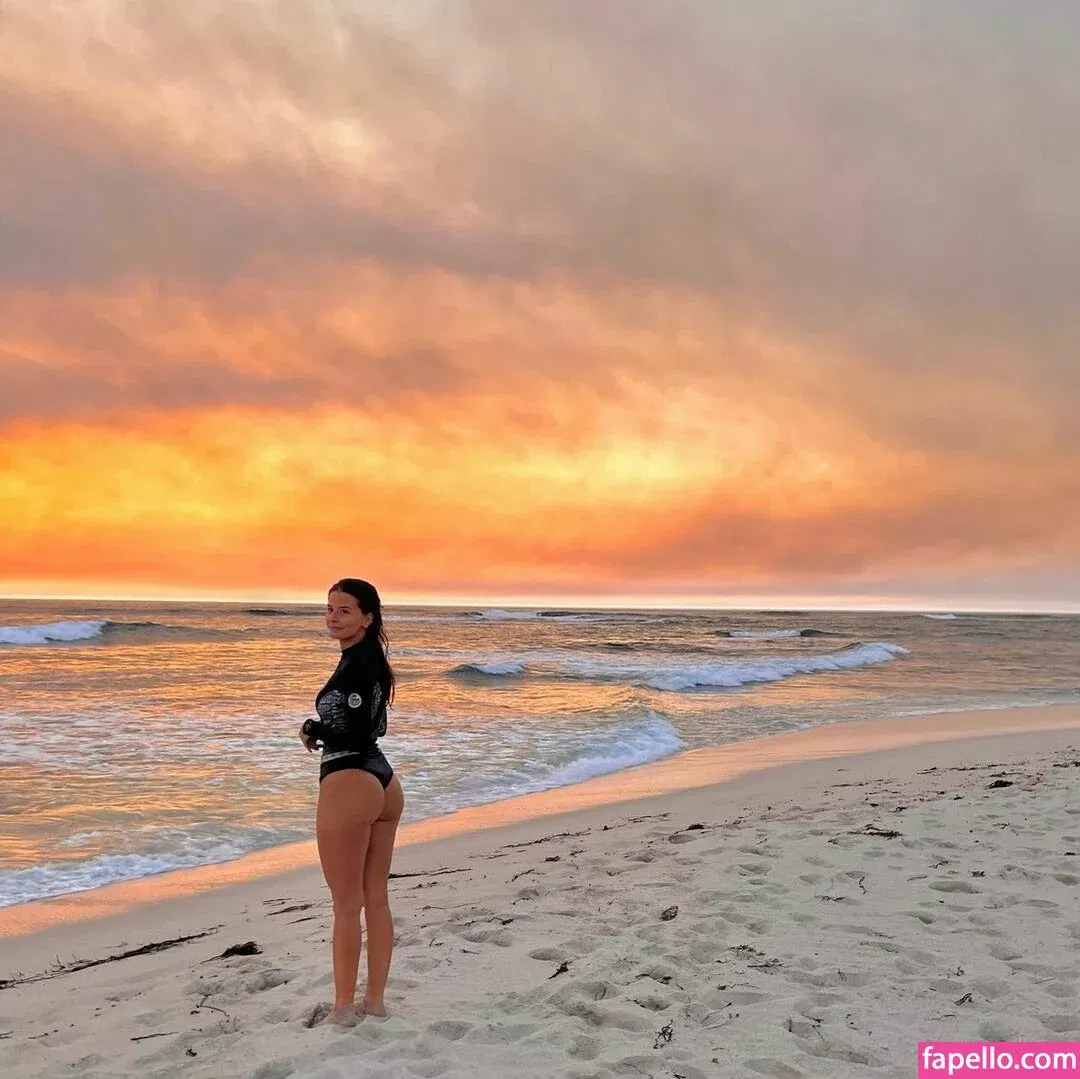 Steph Mandich / shopmononoke / stephmandich Onlyfans Photo Gallery 