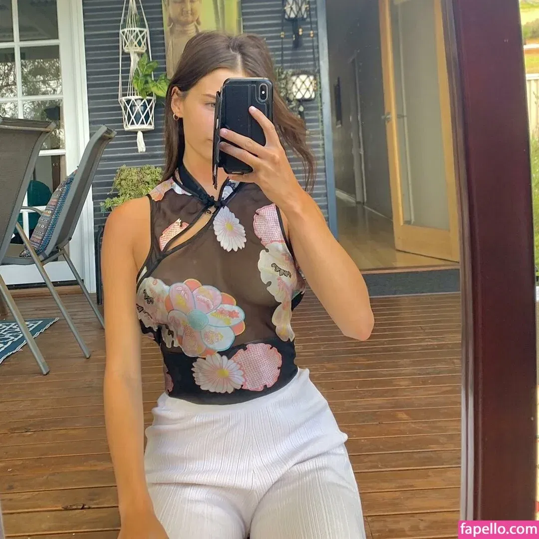 Steph Mandich / shopmononoke / stephmandich Onlyfans Photo Gallery 