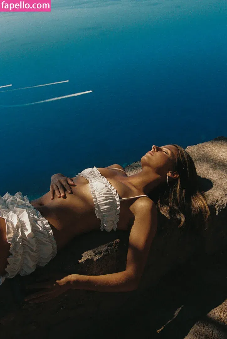 Steph Mandich / shopmononoke / stephmandich Onlyfans Photo Gallery 