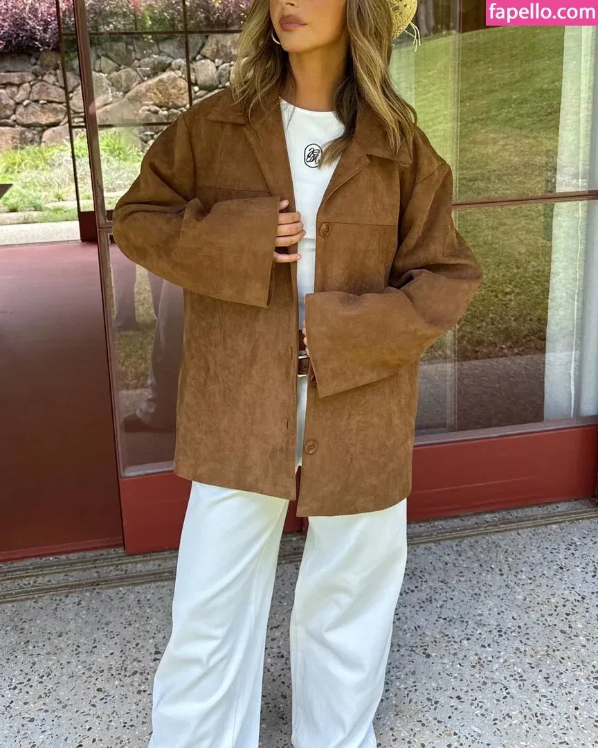 Steph Mandich / shopmononoke / stephmandich Onlyfans Photo Gallery 