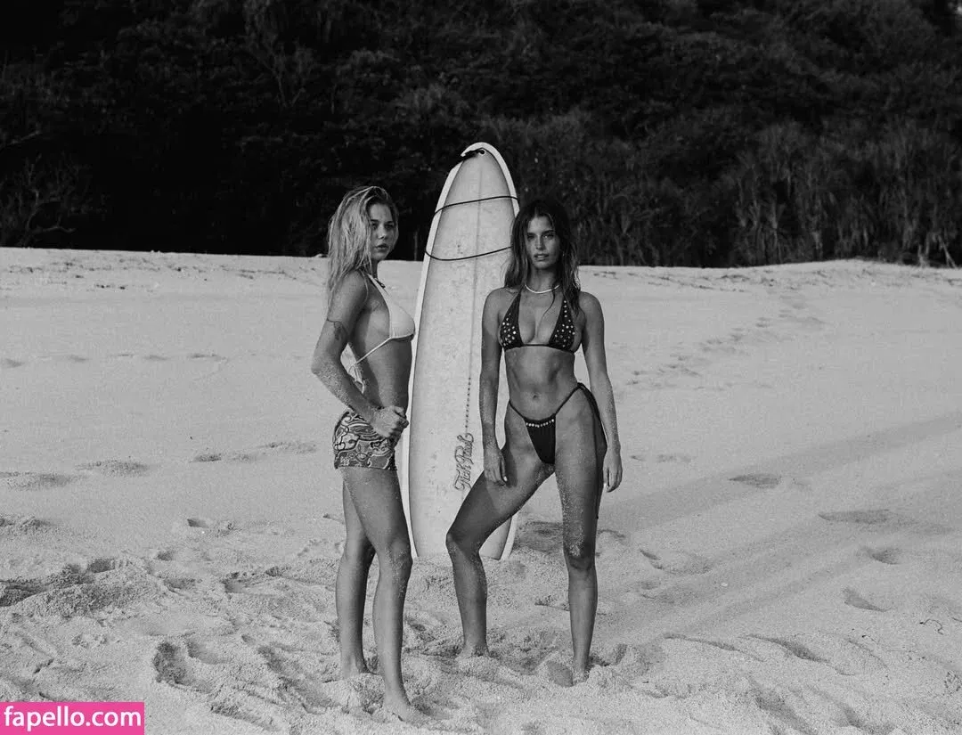 Steph Mandich / shopmononoke / stephmandich Onlyfans Photo Gallery 