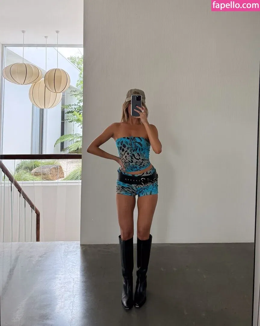 Steph Mandich / shopmononoke / stephmandich Onlyfans Photo Gallery 