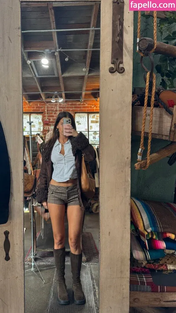 Steph Mandich / shopmononoke / stephmandich Onlyfans Photo Gallery 