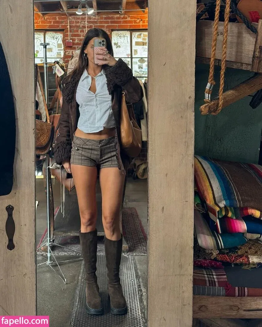 Steph Mandich / shopmononoke / stephmandich Onlyfans Photo Gallery 