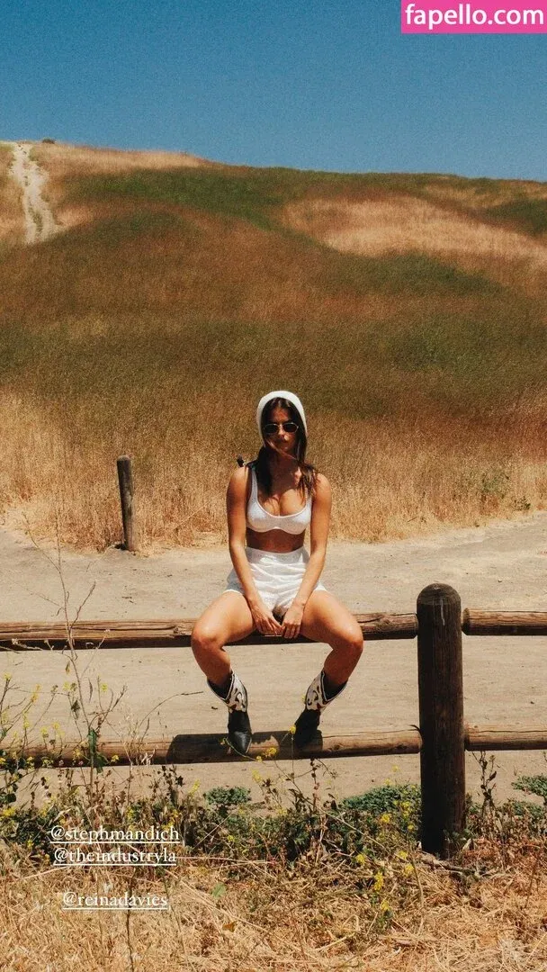 Steph Mandich / shopmononoke / stephmandich Onlyfans Photo Gallery 