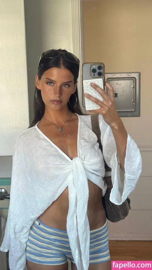 Steph Mandich / shopmononoke / stephmandich Onlyfans Photo Gallery 