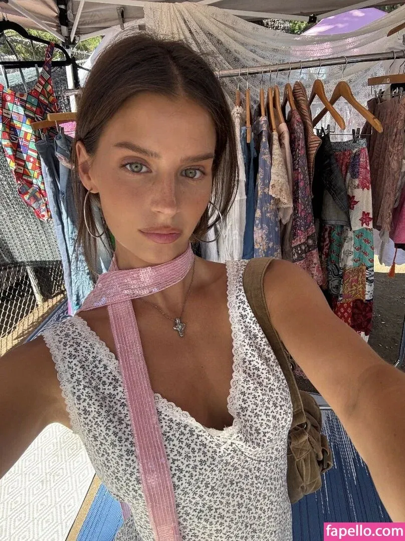 Steph Mandich / shopmononoke / stephmandich Onlyfans Photo Gallery 