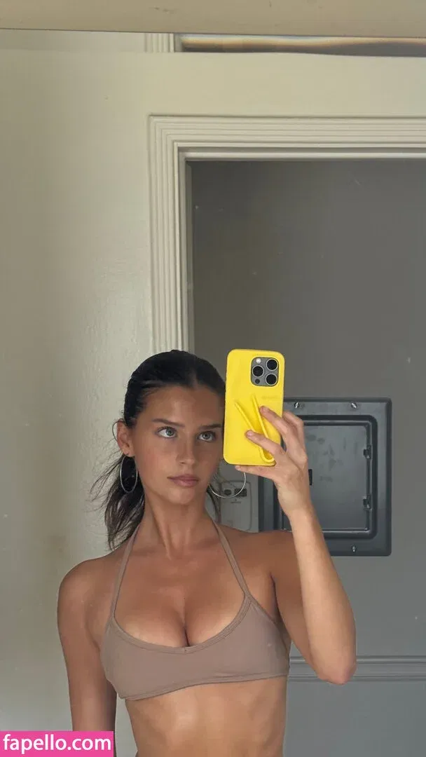 Steph Mandich / shopmononoke / stephmandich Onlyfans Photo Gallery 