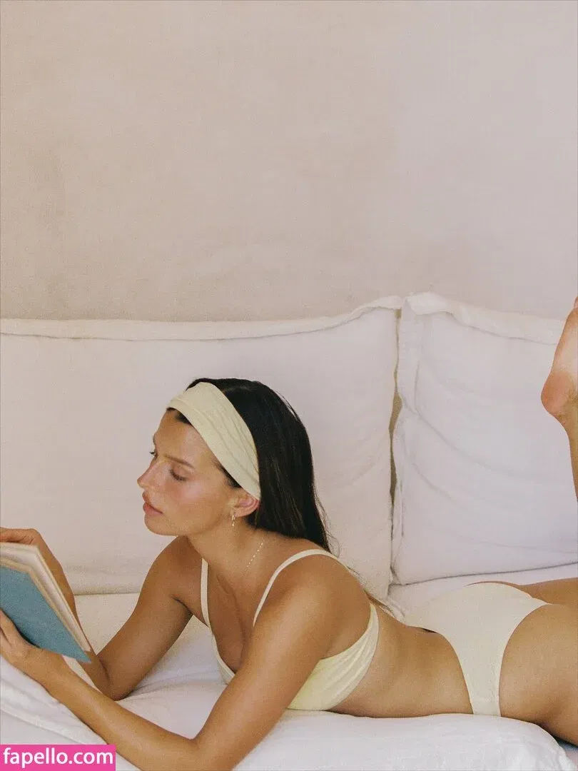 Steph Mandich / shopmononoke / stephmandich Onlyfans Photo Gallery 