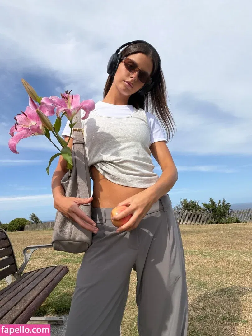 Steph Mandich / shopmononoke / stephmandich Onlyfans Photo Gallery 