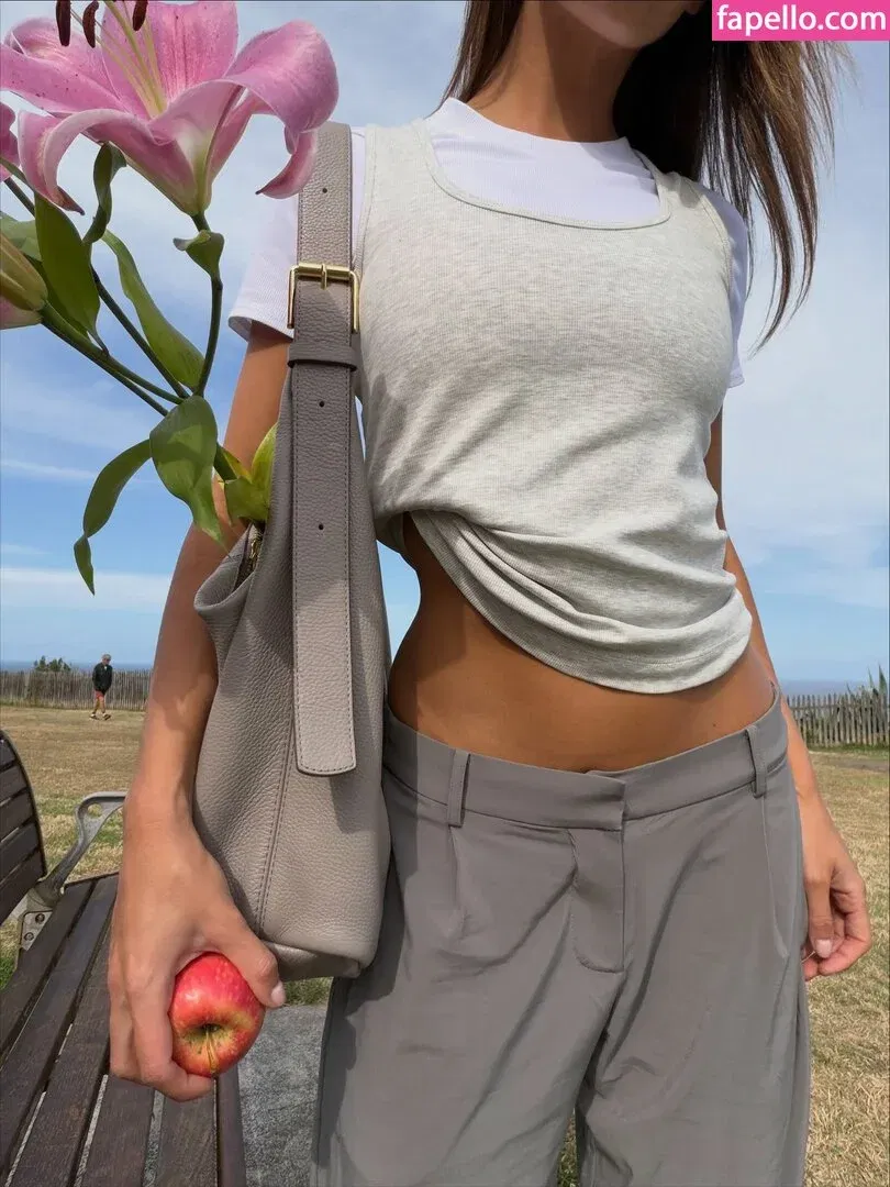 Steph Mandich / shopmononoke / stephmandich Onlyfans Photo Gallery 