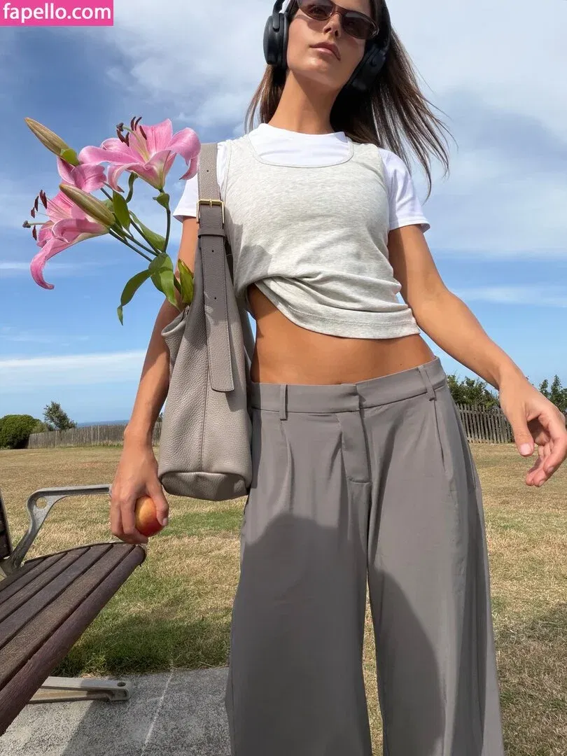 Steph Mandich / shopmononoke / stephmandich Onlyfans Photo Gallery 