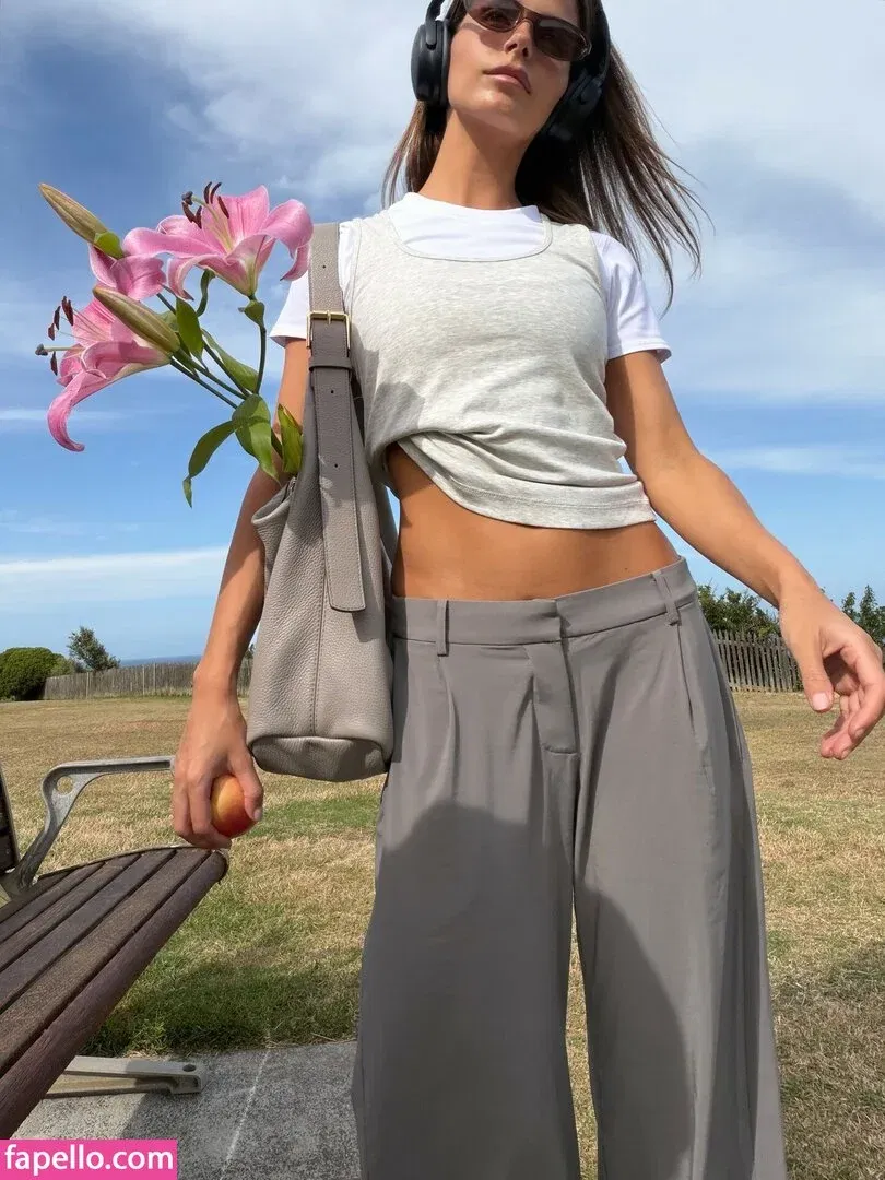 Steph Mandich / shopmononoke / stephmandich Onlyfans Photo Gallery 