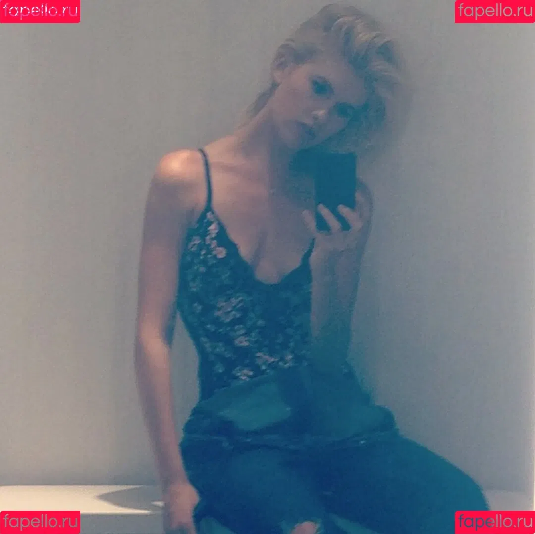 Adriana Abenia / adrianaabenia Onlyfans Photo Gallery 