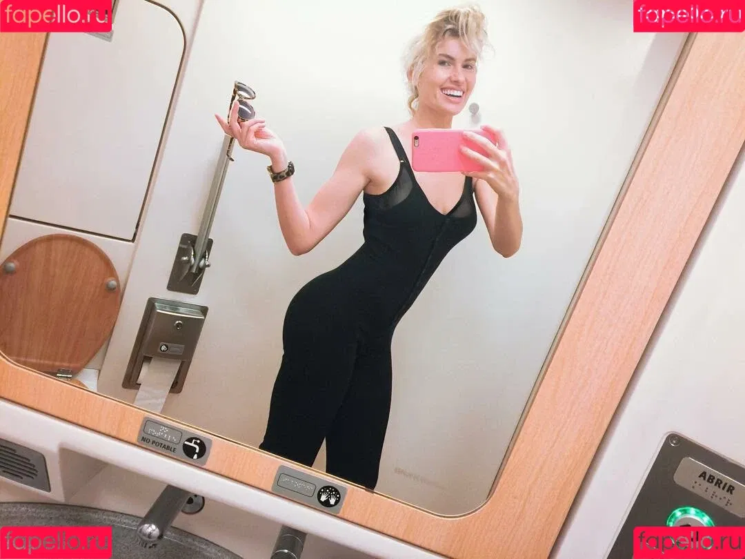 Adriana Abenia / adrianaabenia Onlyfans Photo Gallery 