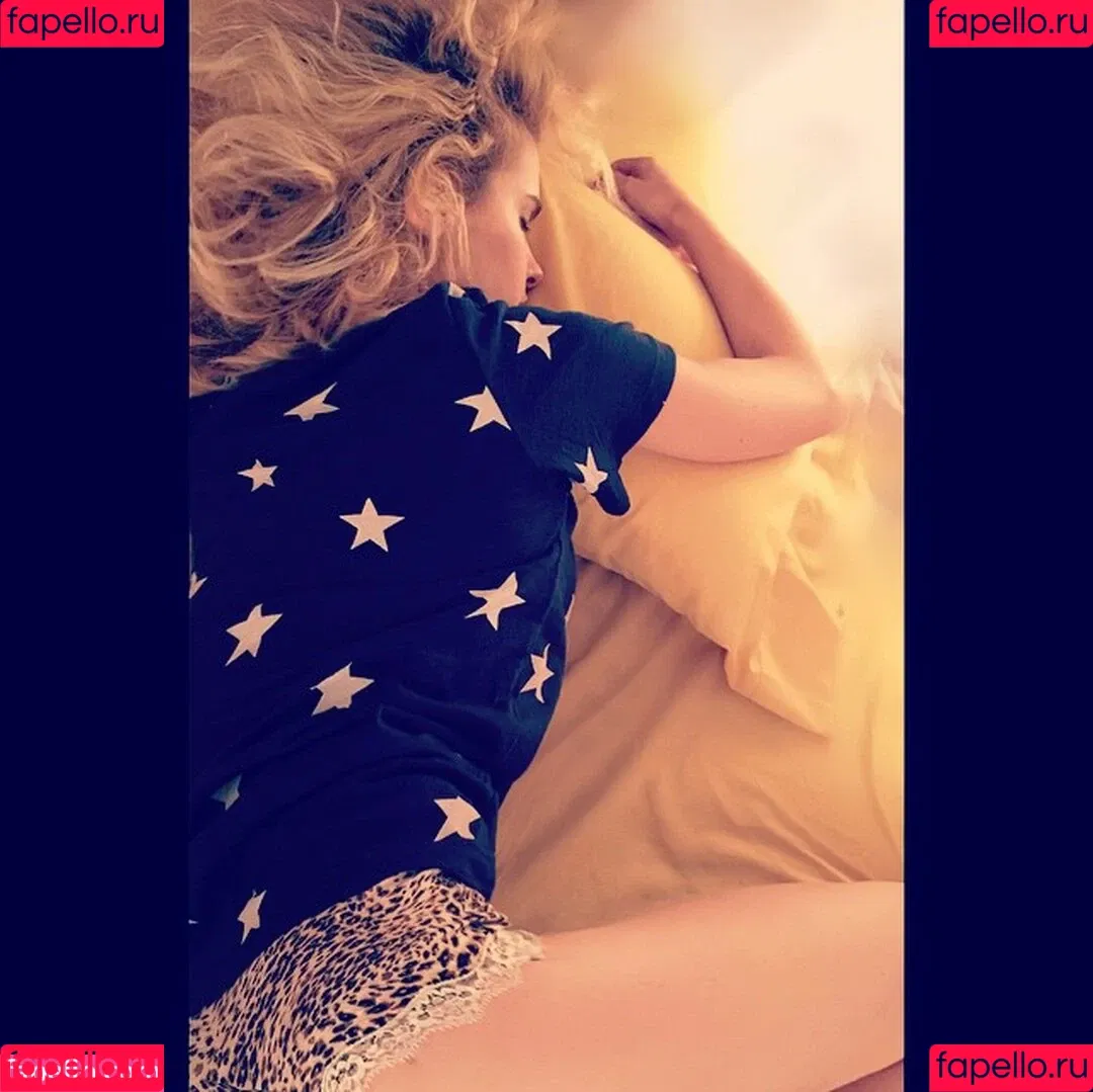 Adriana Abenia / adrianaabenia Onlyfans Photo Gallery 