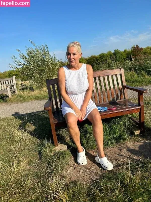 Jan Burton / https: / jan_burton1 / janburton Onlyfans Photo Gallery 