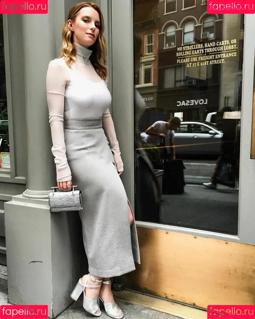 Betty Gilpin / voldemortbarbieclown Onlyfans Photo Gallery 