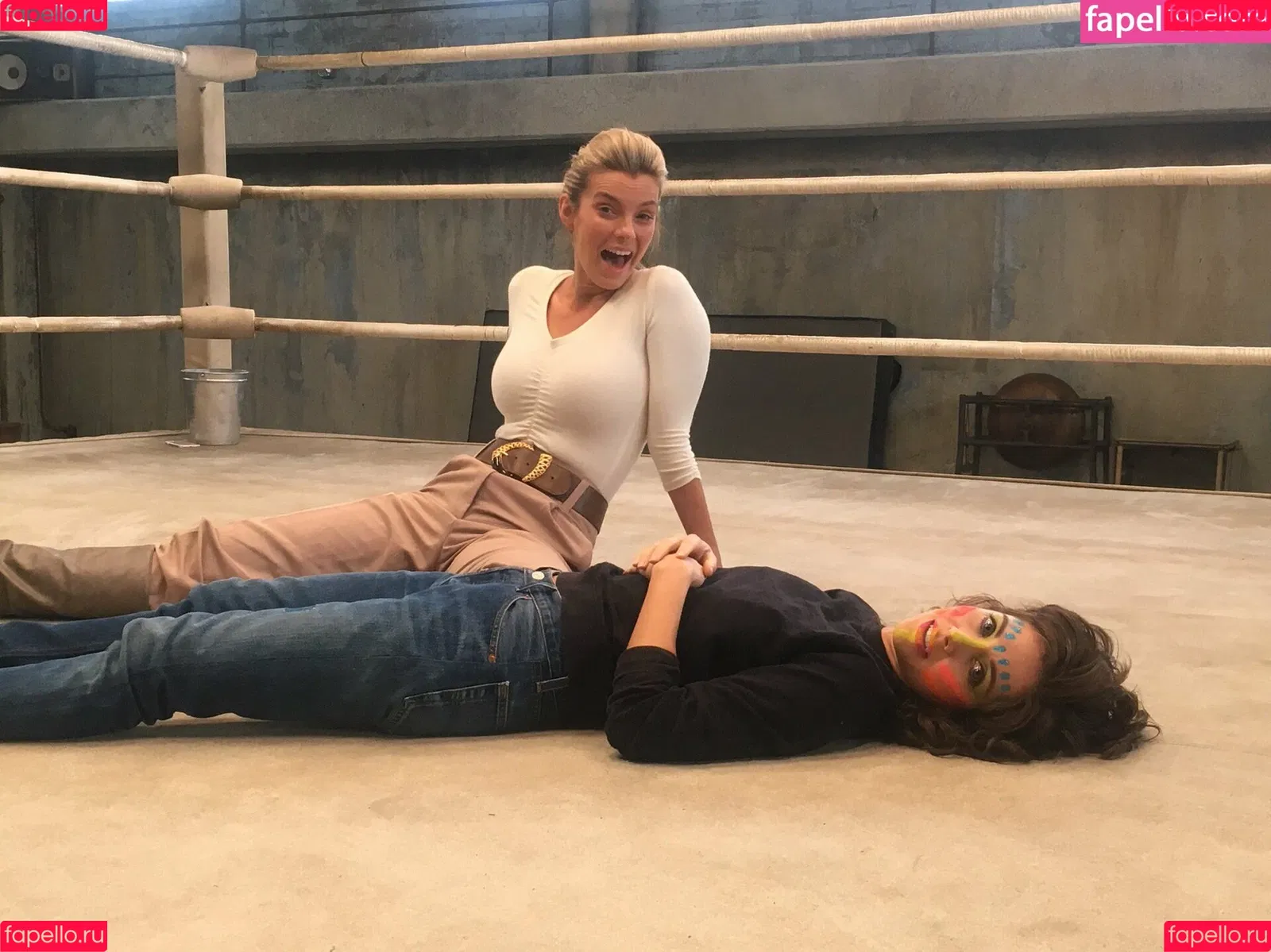 Betty Gilpin / voldemortbarbieclown Onlyfans Photo Gallery 