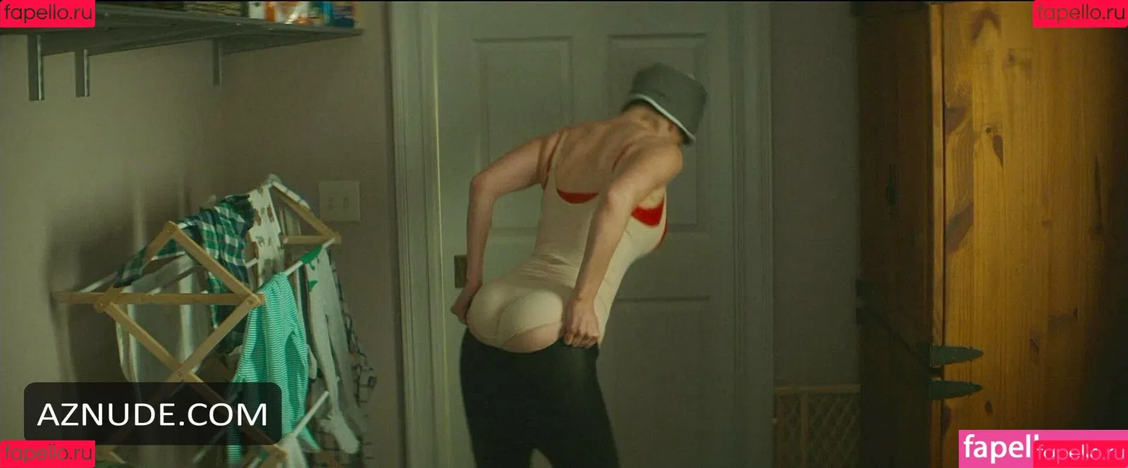 Betty Gilpin / voldemortbarbieclown Onlyfans Photo Gallery 