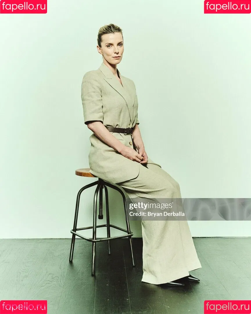Betty Gilpin / voldemortbarbieclown Onlyfans Photo Gallery 
