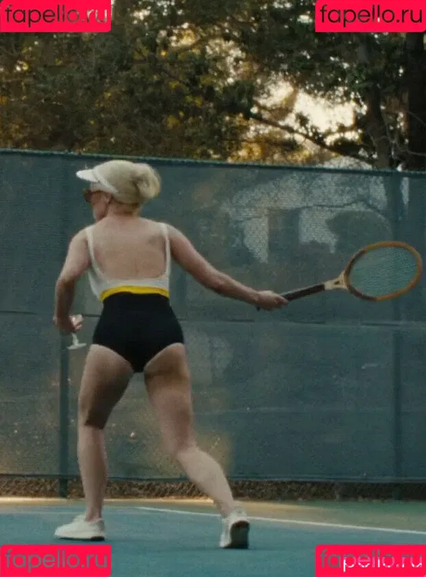 Betty Gilpin / voldemortbarbieclown Onlyfans Photo Gallery 