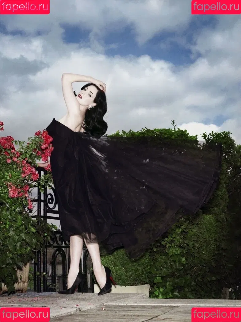 Dita Von Teese / Ditavonteese / creepy___spice Onlyfans Photo Gallery 