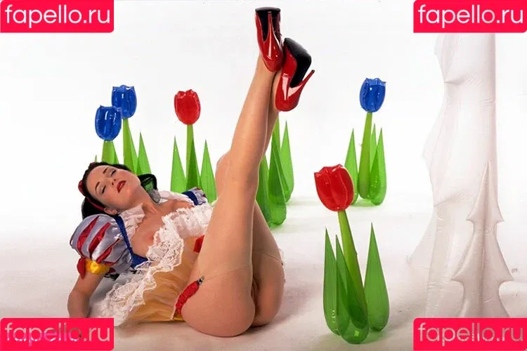 Dita Von Teese / Ditavonteese / creepy___spice Onlyfans Photo Gallery 