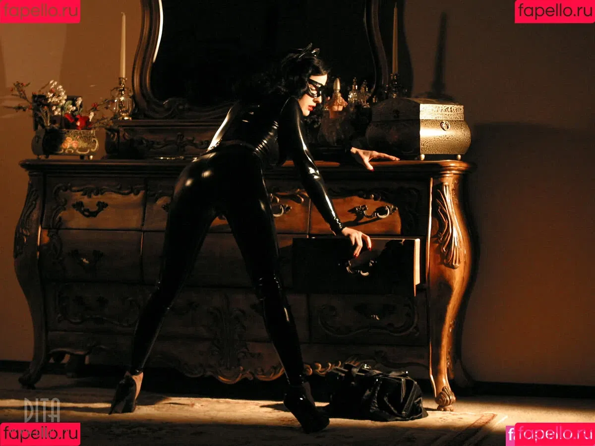 Dita Von Teese / Ditavonteese / creepy___spice Onlyfans Photo Gallery 