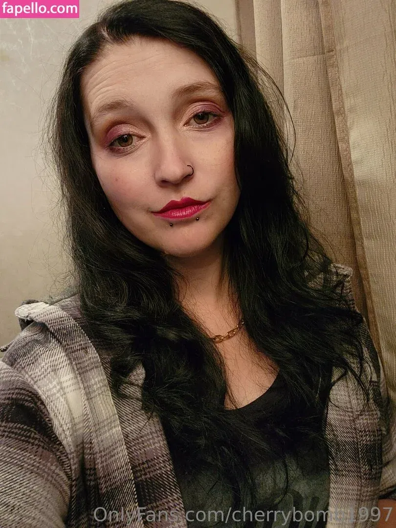 cherrybomb1997 Onlyfans Photo Gallery 