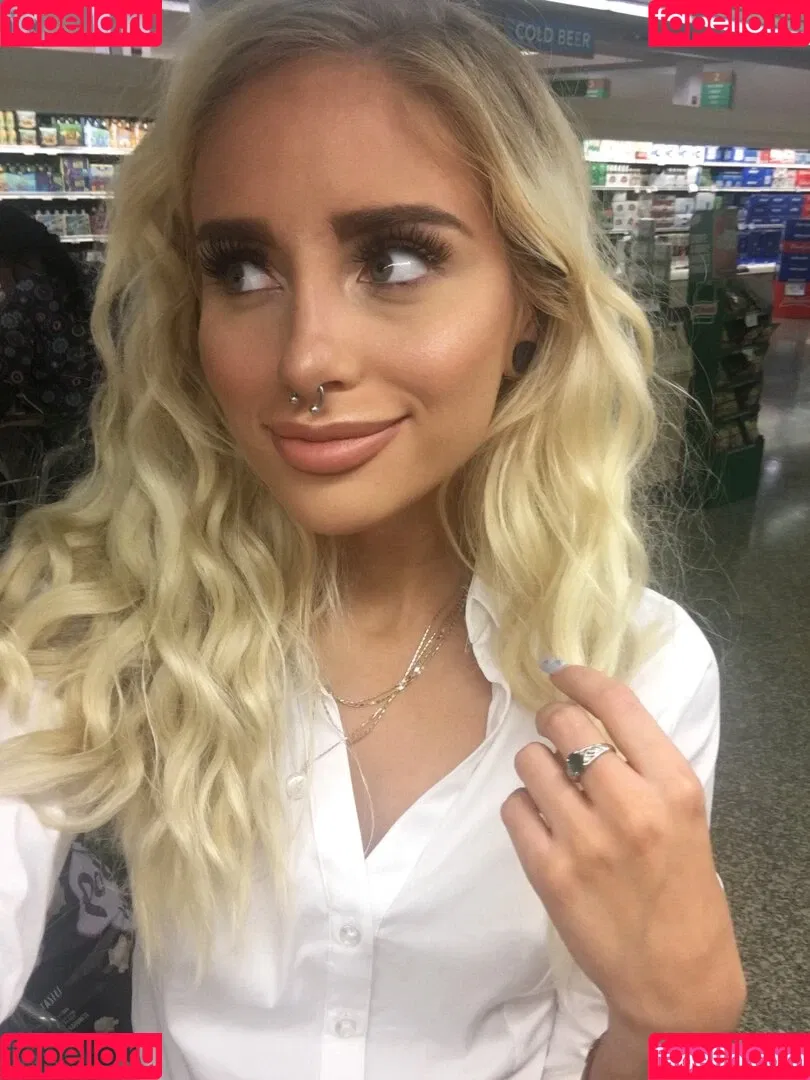 Lissapolooza / Naomi Woods / naomiwoods.official Onlyfans Photo Gallery 