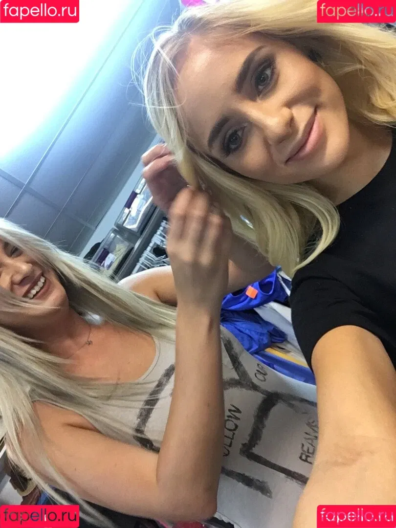 Lissapolooza / Naomi Woods / naomiwoods.official Onlyfans Photo Gallery 