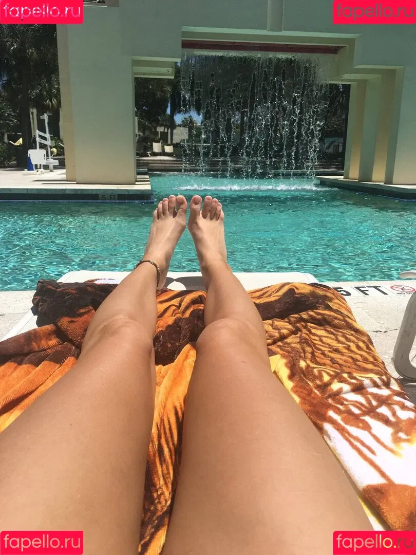 Lissapolooza / Naomi Woods / naomiwoods.official Onlyfans Photo Gallery 