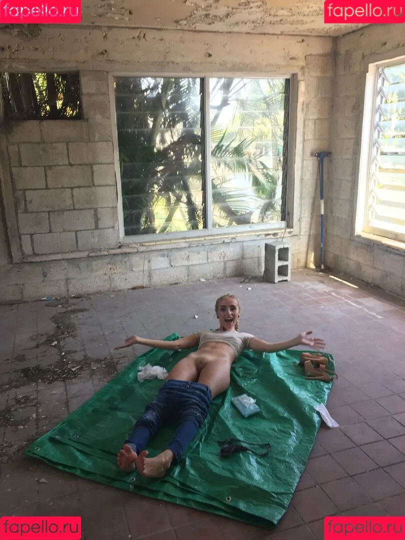 Lissapolooza / Naomi Woods / naomiwoods.official Onlyfans Photo Gallery 