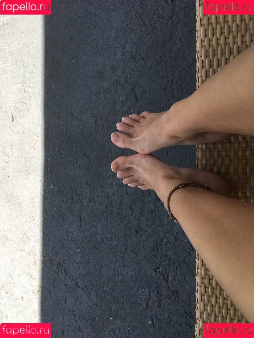 Lissapolooza / Naomi Woods / naomiwoods.official Onlyfans Photo Gallery 