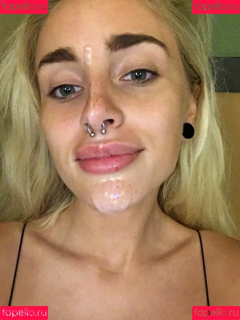 Lissapolooza / Naomi Woods / naomiwoods.official Onlyfans Photo Gallery 