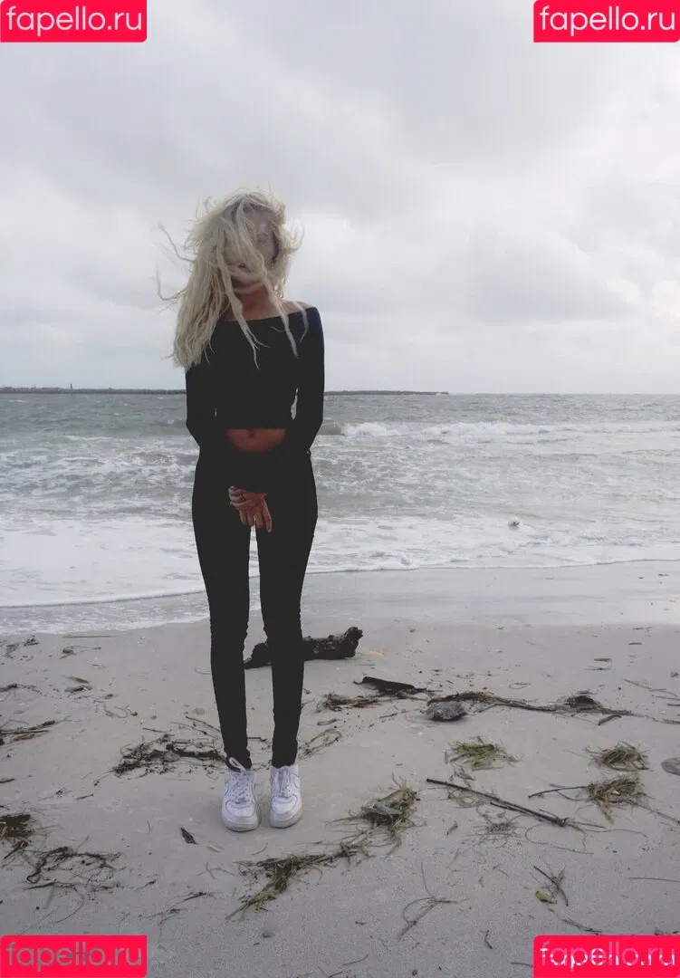 Lissapolooza / Naomi Woods / naomiwoods.official Onlyfans Photo Gallery 