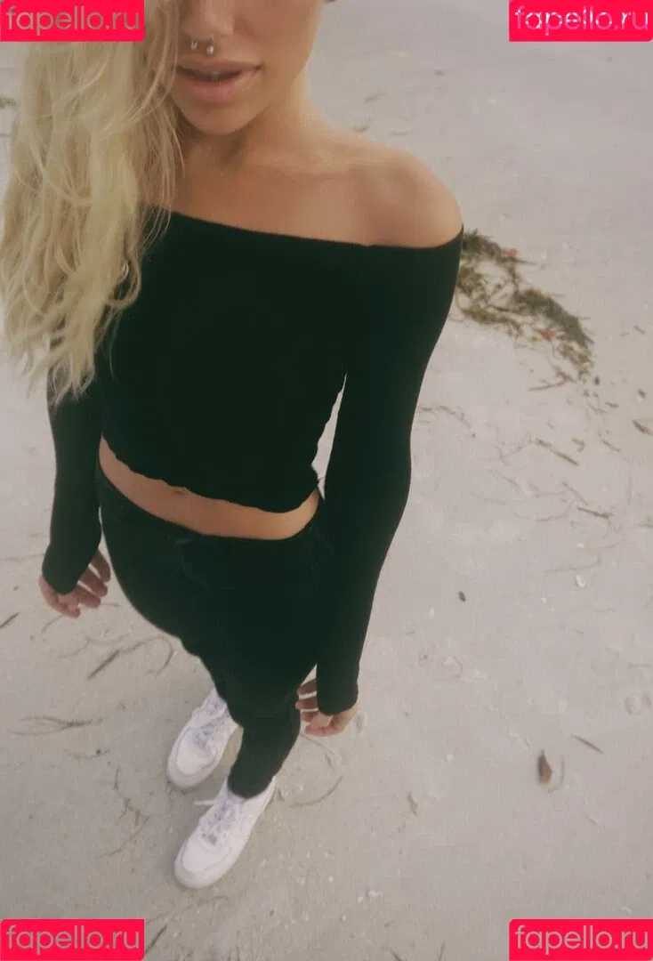 Lissapolooza / Naomi Woods / naomiwoods.official Onlyfans Photo Gallery 