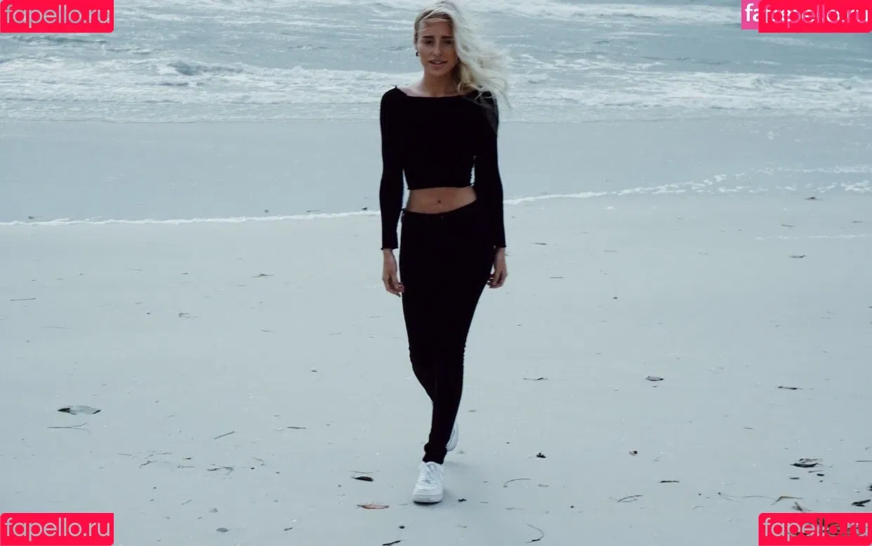 Lissapolooza / Naomi Woods / naomiwoods.official Onlyfans Photo Gallery 