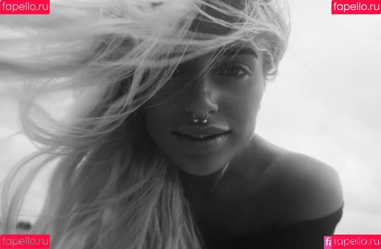 Lissapolooza / Naomi Woods / naomiwoods.official Onlyfans Photo Gallery 