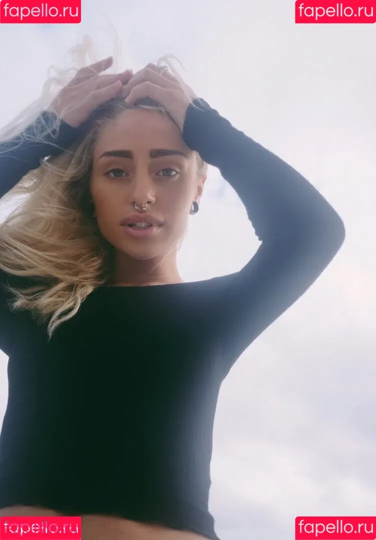 Lissapolooza / Naomi Woods / naomiwoods.official Onlyfans Photo Gallery 