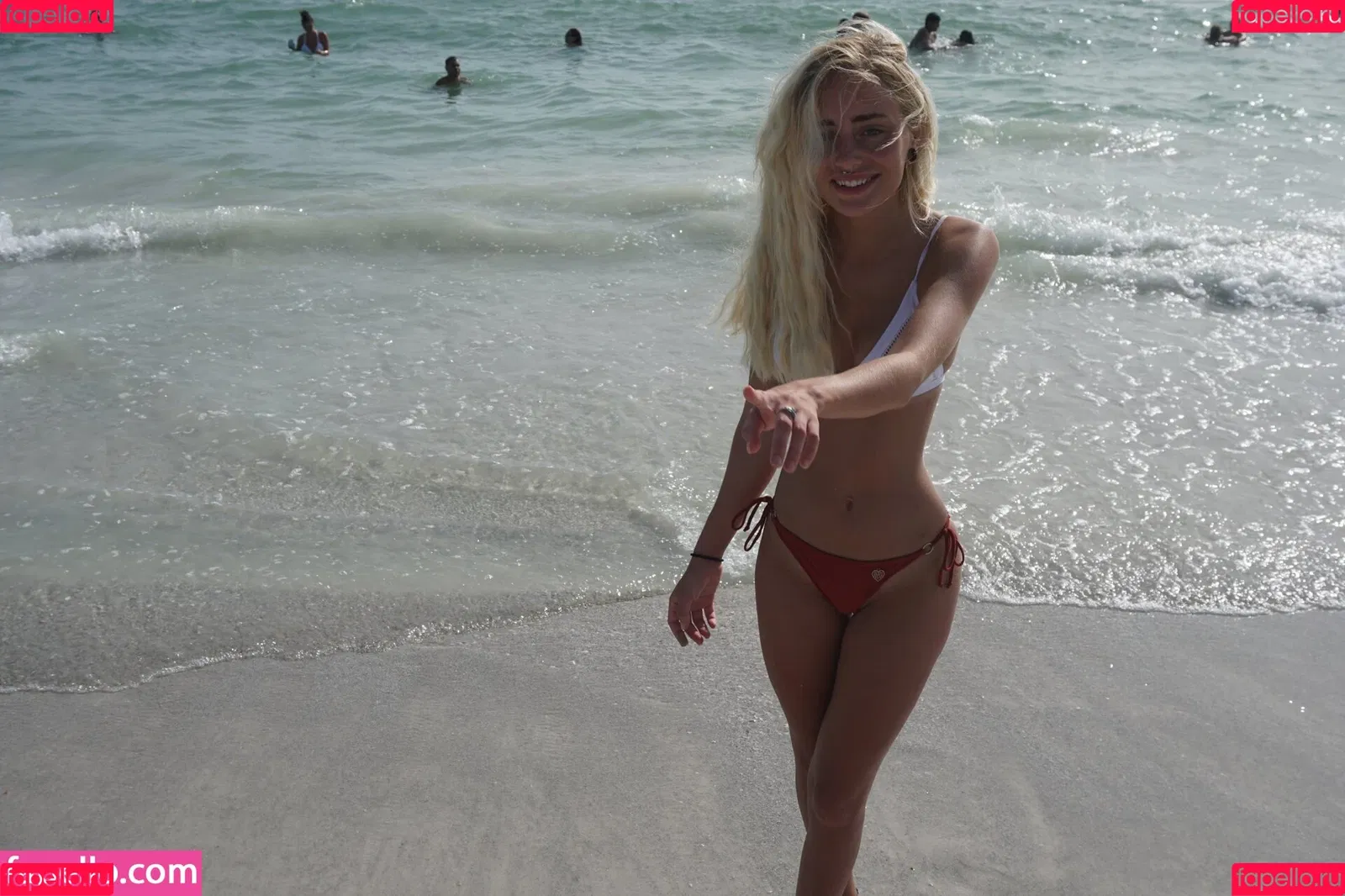 Lissapolooza / Naomi Woods / naomiwoods.official Onlyfans Photo Gallery 