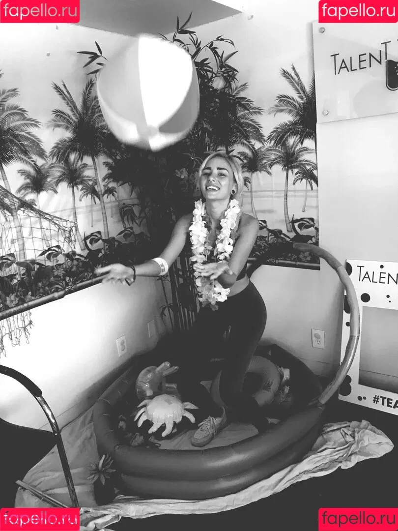 Lissapolooza / Naomi Woods / naomiwoods.official Onlyfans Photo Gallery 