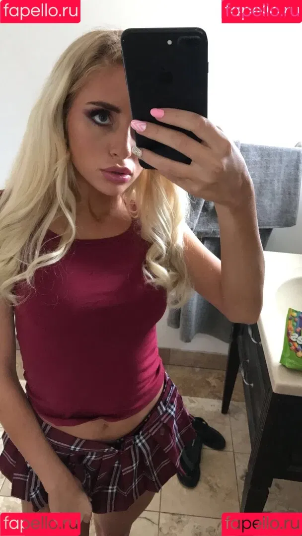Lissapolooza / Naomi Woods / naomiwoods.official Onlyfans Photo Gallery 