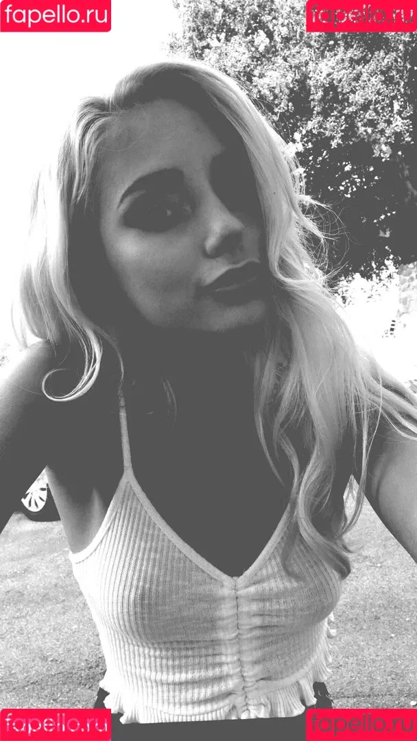 Lissapolooza / Naomi Woods / naomiwoods.official Onlyfans Photo Gallery 