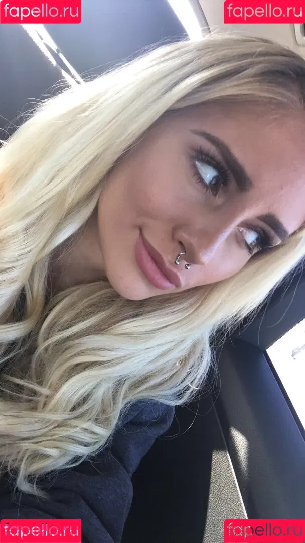 Lissapolooza / Naomi Woods / naomiwoods.official Onlyfans Photo Gallery 